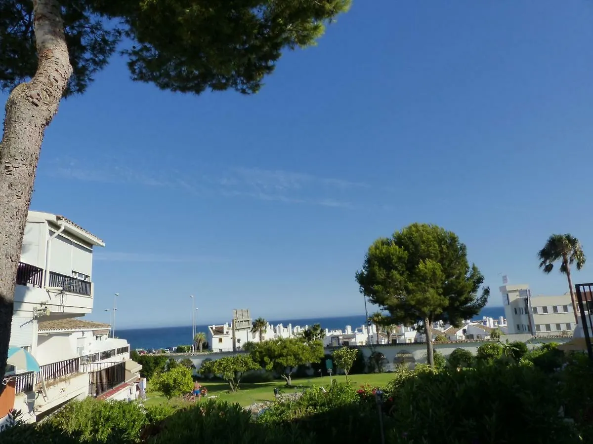 Apartment, 2 Bedrooms, On The Beach, With Pool, Sea Views And Garden -- All Included, Parking & Wifi 贝纳尔马德纳 西班牙
