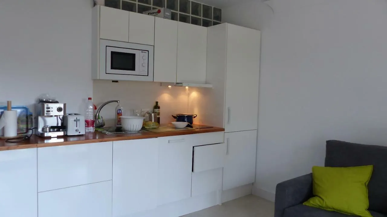 公寓 Apartment, 2 Bedrooms, On The Beach, With Pool, Sea Views And Garden -- All Included, Parking & Wifi 贝纳尔马德纳