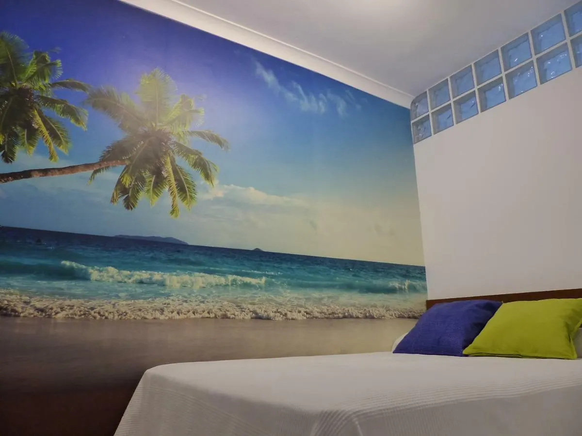 公寓 Apartment, 2 Bedrooms, On The Beach, With Pool, Sea Views And Garden -- All Included, Parking & Wifi 贝纳尔马德纳
