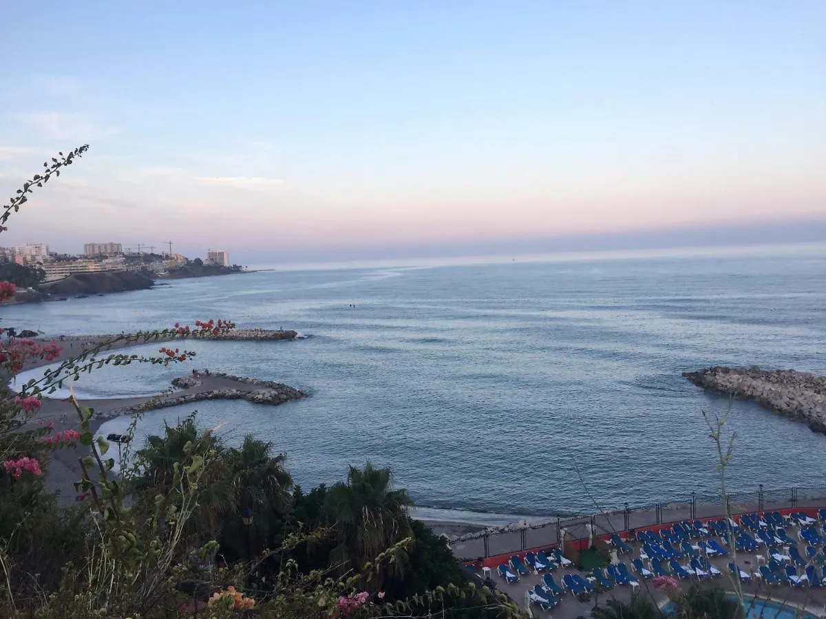 Apartment, 2 Bedrooms, On The Beach, With Pool, Sea Views And Garden -- All Included, Parking & Wifi 贝纳尔马德纳 公寓