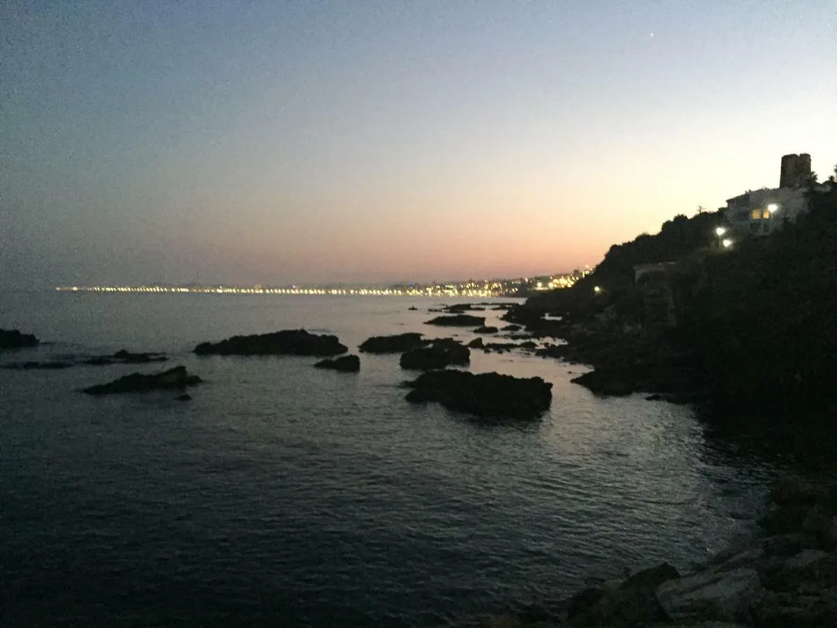 公寓 Apartment, 2 Bedrooms, On The Beach, With Pool, Sea Views And Garden -- All Included, Parking & Wifi 贝纳尔马德纳 西班牙