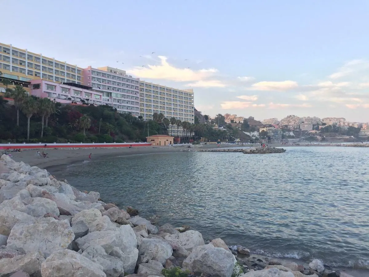 Apartment, 2 Bedrooms, On The Beach, With Pool, Sea Views And Garden -- All Included, Parking & Wifi 贝纳尔马德纳