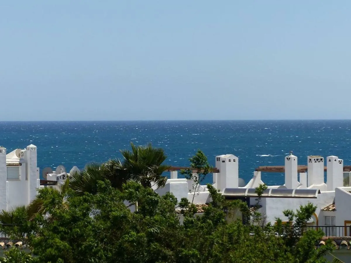 Apartment, 2 Bedrooms, On The Beach, With Pool, Sea Views And Garden -- All Included, Parking & Wifi 贝纳尔马德纳