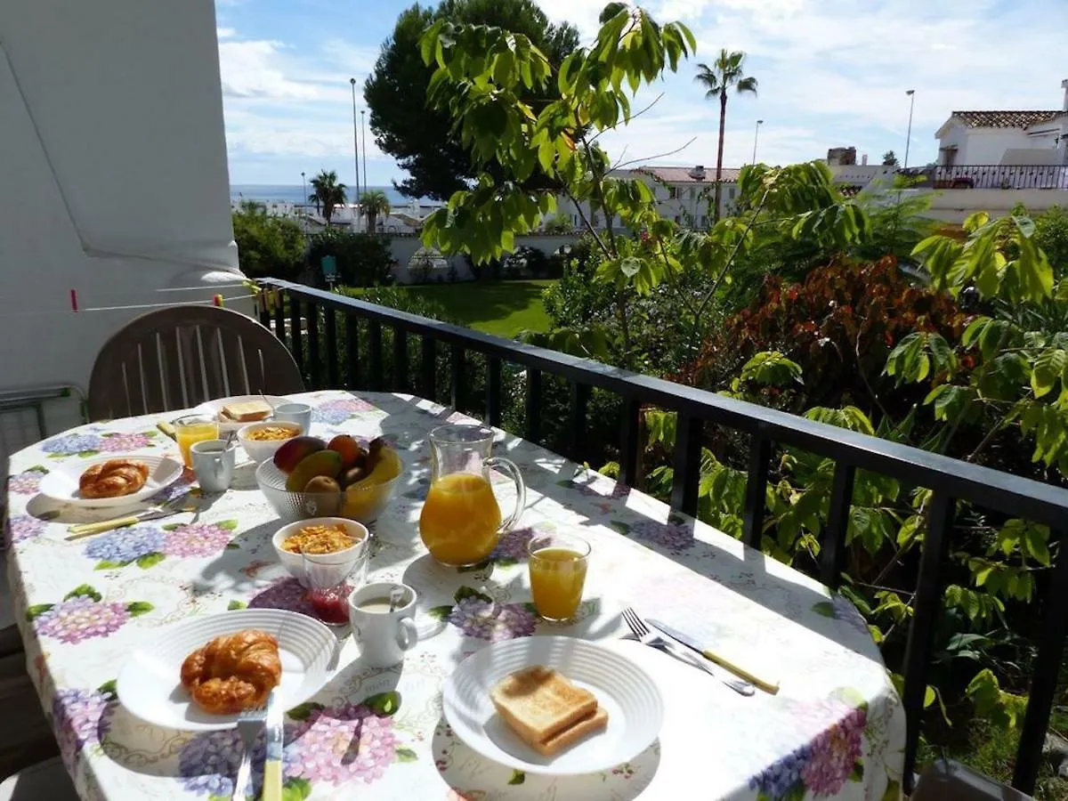 Apartment, 2 Bedrooms, On The Beach, With Pool, Sea Views And Garden -- All Included, Parking & Wifi 贝纳尔马德纳 0*,