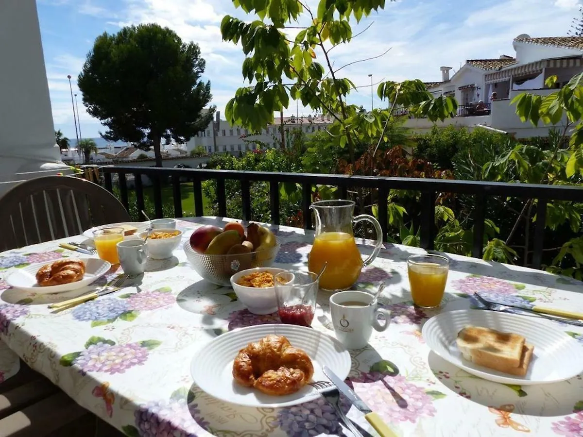 Apartment, 2 Bedrooms, On The Beach, With Pool, Sea Views And Garden -- All Included, Parking & Wifi 贝纳尔马德纳 0*,  西班牙